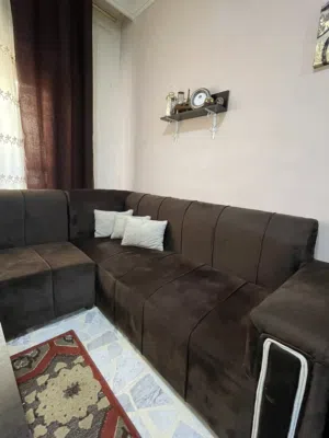 طقم كنب كورنر بحياه ممتازه مستعمل 5 شهور