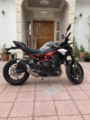 دراجة ناريه نوع كاوازاكي حجم 900 سي سيً موديل 2025 تحت الضمان   Model 2025 Kawasaki z900