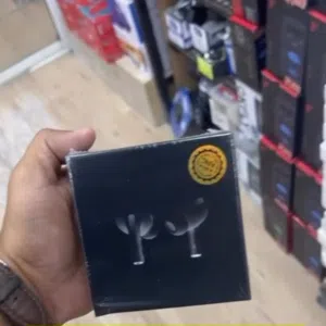 سماعات ايربودز خذ واحدة والثانية مجاناً