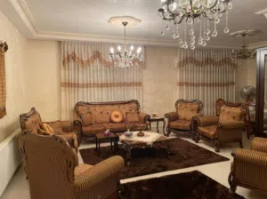 شقة مميزة وتشطيب فاخر وموقع مميز للبيع بسعر مغري (اكبر اسكان من حيث المساحة في السلط كاملة)