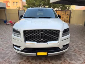 Used Lincoln Navigator in Al Dakhiliya