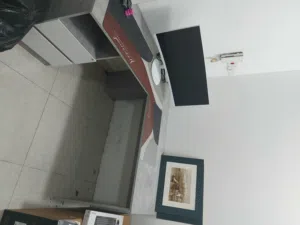 مكتب حرف L    مقاس 2×2 متر بحالة جيده جدا