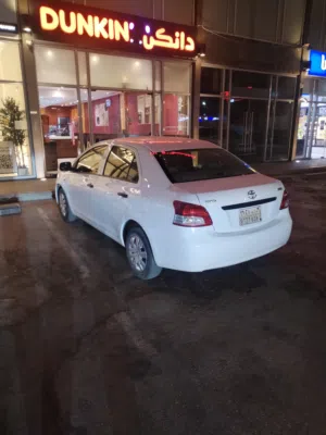 تويوتا يارس 2012