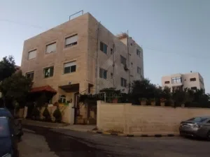 بناية سكنية للبيع في طبربور - فرصة للاستثمار أو السكن العائلي