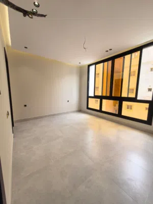 140 m2 5 Bedrooms Apartments for Sale in Jeddah Al Bawadi