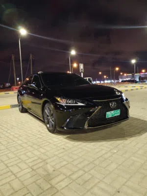 لكزس es 2019 بدون حوادث وغرق