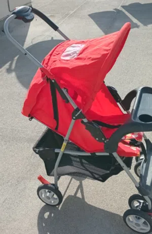 عربة اطفال بحالة ممتازة