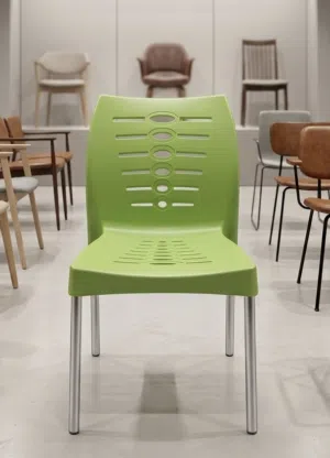 كراسي بلاستيك