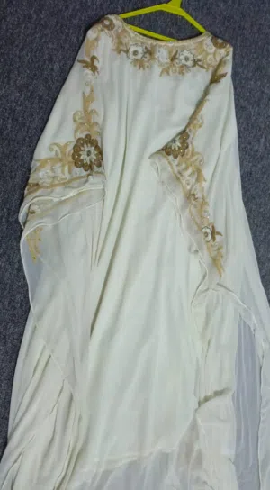 ملابس  سعره ستخدام مره وحده يلبس وزن 70 و 80