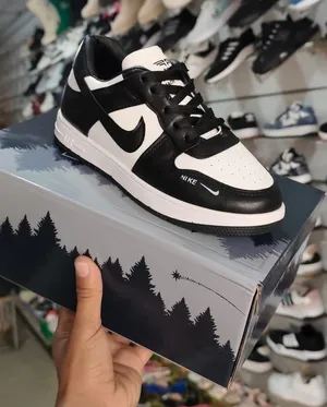 ‏أحذية سهلة الإرتداء ‏.‏ نايكي ‏.‏ 42 ‏.‏ جديد‏0