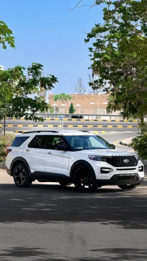 Used Ford Explorer in Al Dakhiliya