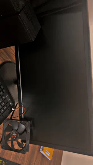 شاشه نوع ASUS ب حالة الوكاله للبيع
