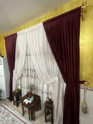برده تفصال لون ماروني و ابيض استخدام قليل