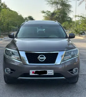 Nissan Pathfinder 3.5 model 2014 full option panorama