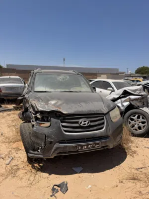 Hyundai سنتافي للبيع حادث بسيط 2012 مزايا ثلاثة صفات فل للبيع لأعلى سعر للتواصل على
