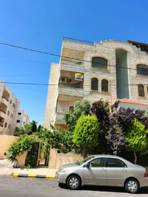 250 m2 4 Bedrooms Apartments for Sale in Amman Al Bayader