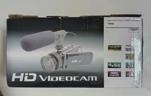 "كاميرا فيديو Full HD 1080P مع ميكروفون خارجي".