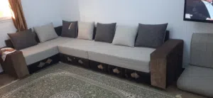 صالون  مع  ستار  وبساط