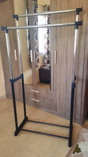 علاقه ملابس استانلس دابل  جوده عاليه قابله لتعديل الطول ثابته و متينه