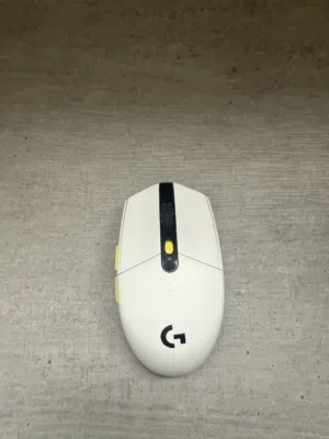 Logitech G304 white used, no issues with the mouse.
