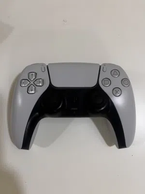 للبيع قير سوني فايف مركب فيه انلوقات يعني مستحيل يصير فيه درفت