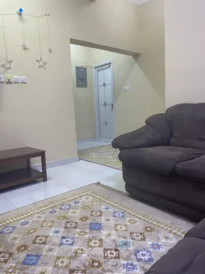 شقة للايجار في صحار حي الرفعة على الشارع الرئيسي مباشرة موثثه بالكامل