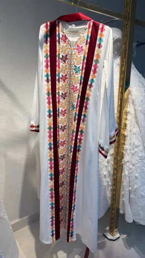 ثوب حنه ملبوس لبسه أولى للبيع ب 20