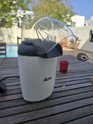 popcorn maker