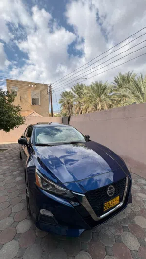 Used Nissan Altima in Al Dakhiliya