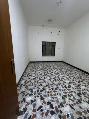 بيت موقع مميز للبيع150م
