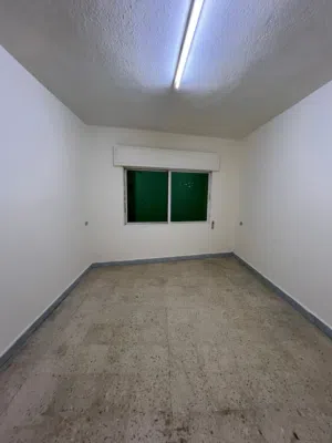 شقة للايجار باليادودة