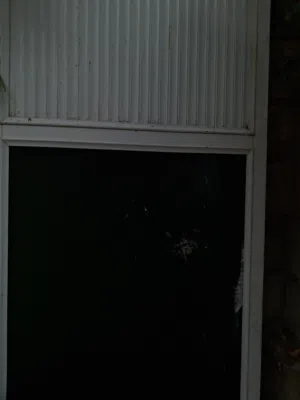 باب المنيوم للبيع