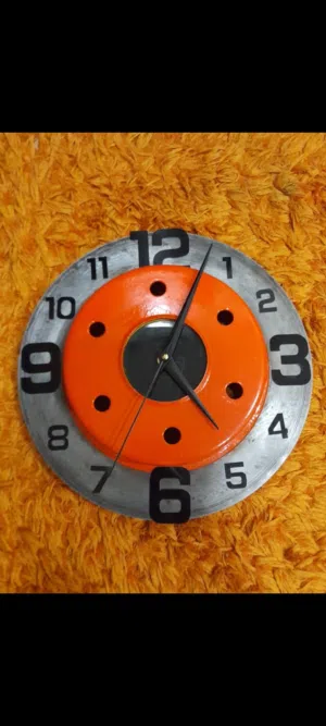 للبيع ساعة