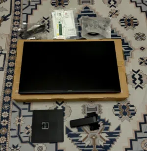 شاشة سامسونج Essential s3 جديدة لم تستخدم Brand new, unused Samsung Essential S3