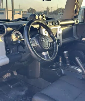Used Toyota FJ in Tripoli