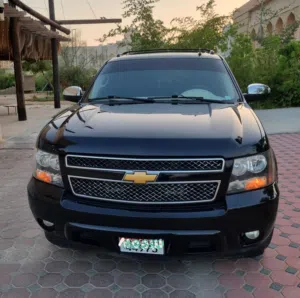 2013 Chevrolet Avalanche LT - very very clean NEGOTIABLE