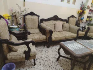 طقم كنب للبيع بسعر مغري