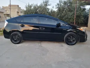تويوتا بريوس بانوراما 2015 هايبرد أسود مرخصة مع مواصفات أمريكية وميزات حديثة