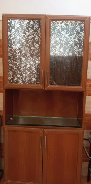 دولاب مطبخ بي بي سي  الطول 3 متر العرض متر ونص  يحتوي علي 3صفوف تخزين