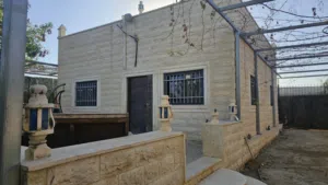 بيت ريفي جميل