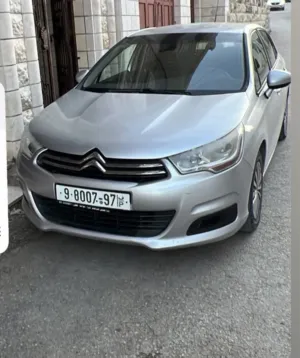 سياره بتمشي ابلاش قطارة وصفر خربات قير عادي مش اتوماتك