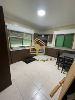 شقة مميزة - الكرسي - 3نوم - 160م - قرب الخدمات العامة - موقع مميز