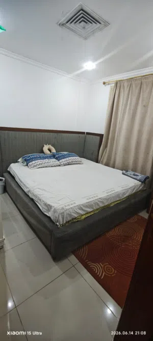 شقه مفروشه خيطان. قطعه 4 على طريق 55 المطار مميزه للإيجار الموقت . الايجار تم تنزيل السعر 200 دينار