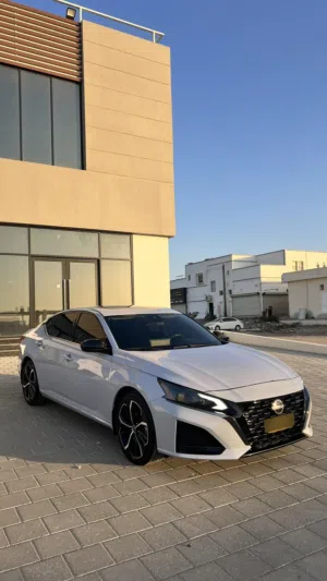 Used Nissan Altima in Muscat