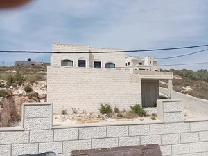 ٤ غرف نوم . ٤ حمّامات . 180 م٢3