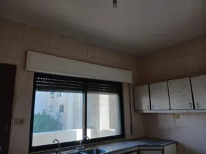 شقه للايجار جبل الحسين (للعرسان)
