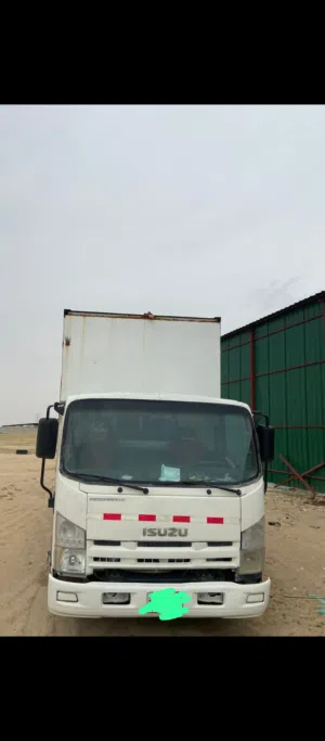 للبيع سيارة رش فوم أمريكى كامله والسعر قابل للتفاوض
