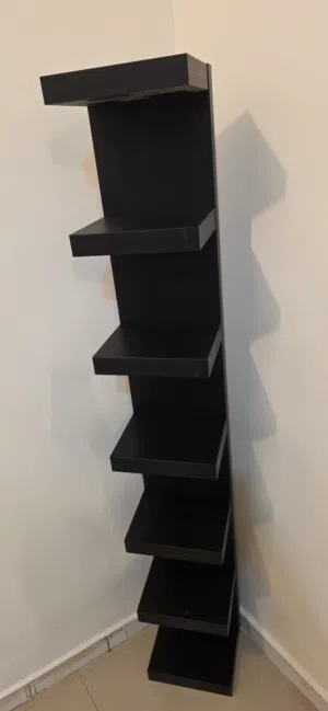 ارفف من ايكيا اللون بني محروق