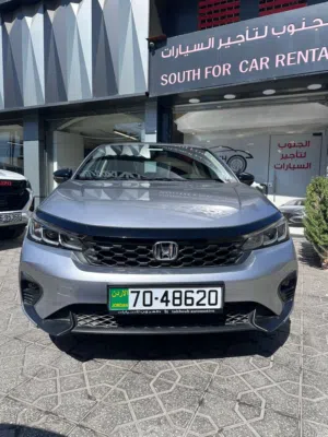Sedan Honda in Amman