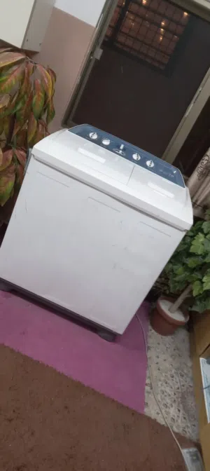 غسالهL بحالة الوكاله الحجم العائل 20كيلوا
